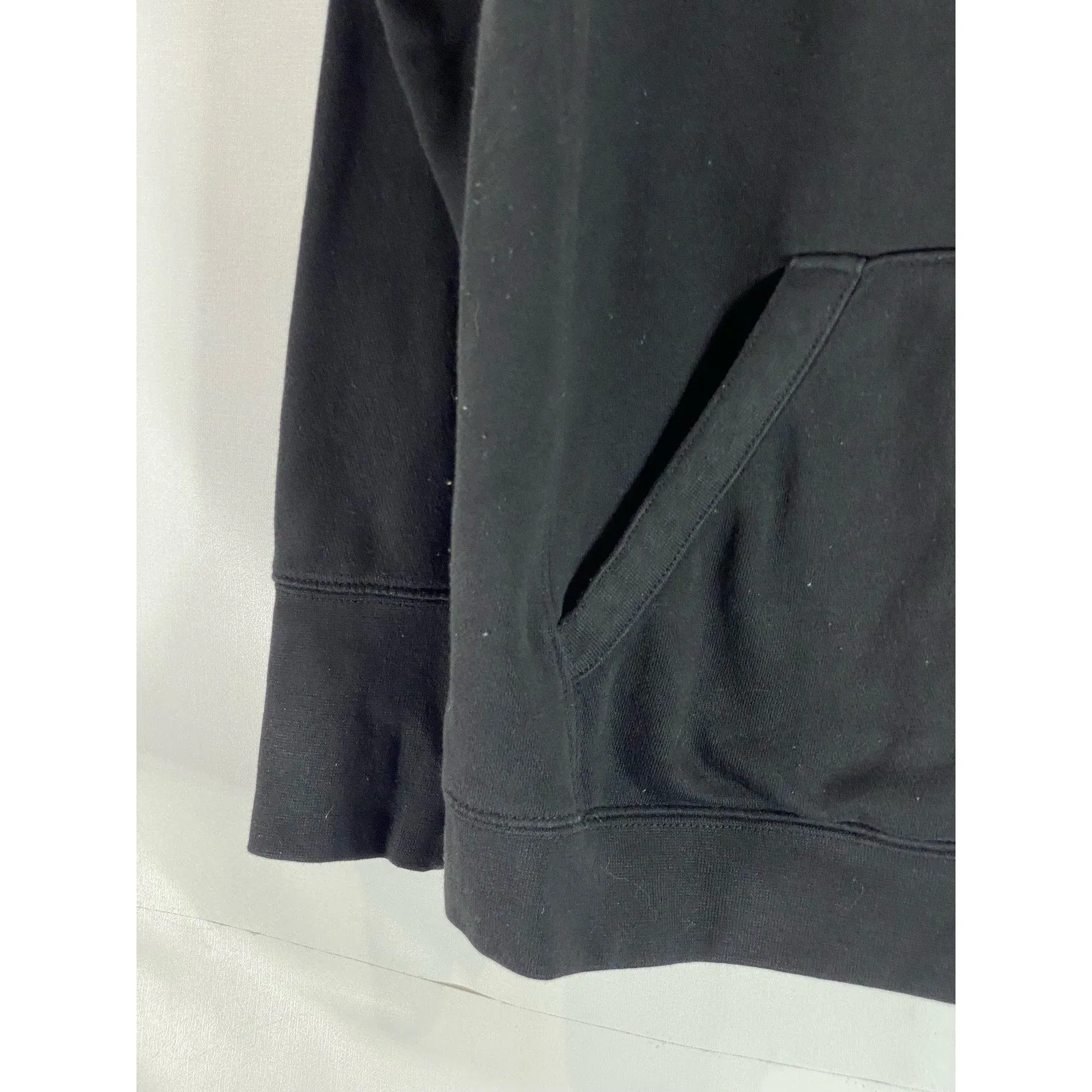 CHAMPION Men's Black Script Logo Patch Regular-Fit Pullover Hoodie SZ M