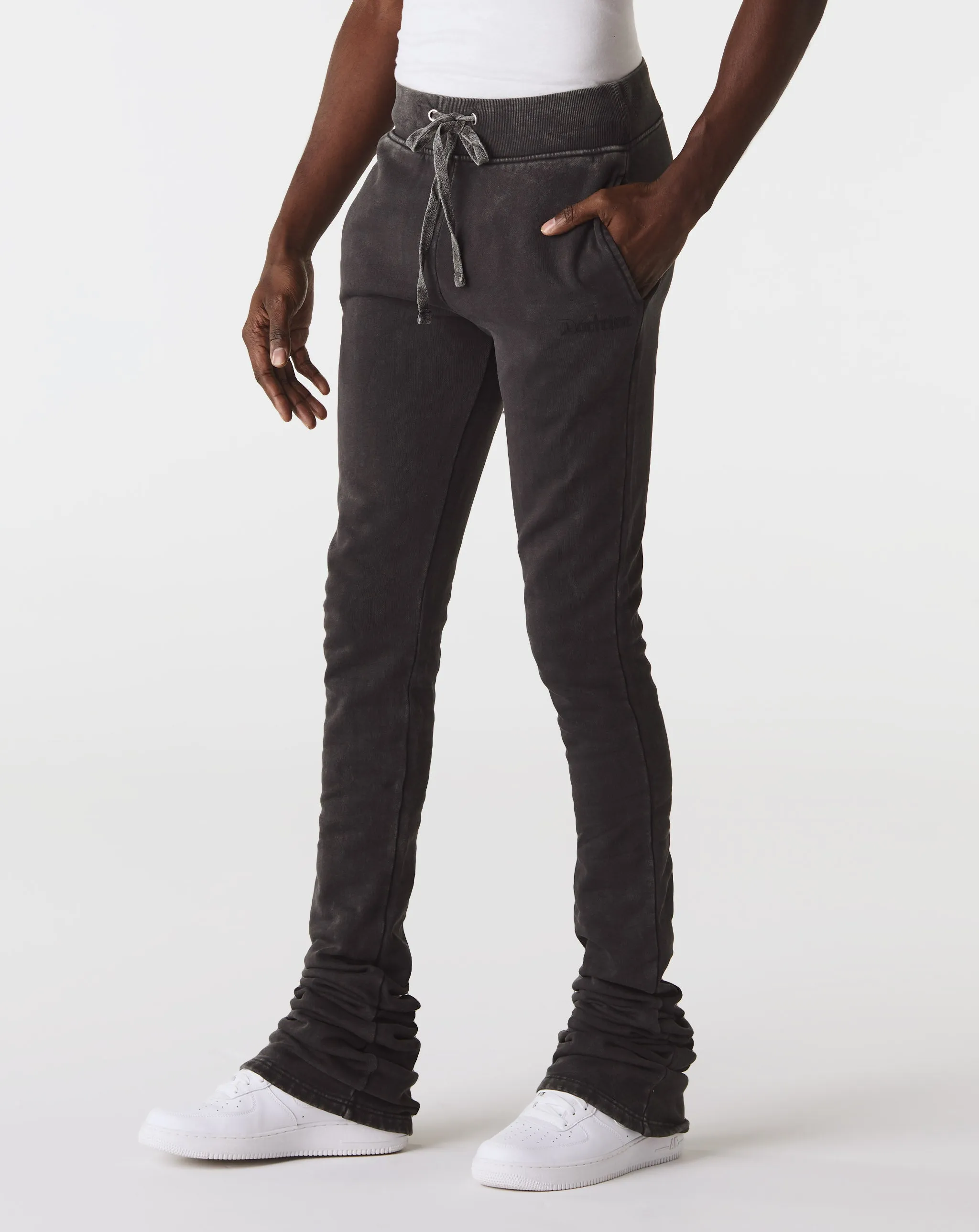 Signature Dagger Jogger