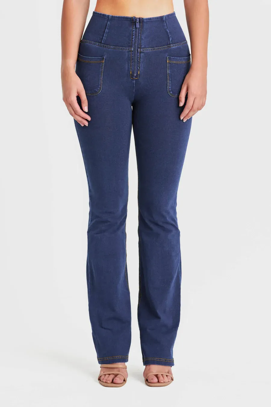 WRUP11HF250-J0Y Blauwe WR.UP® Flared Jeans met een Hoge Taille en Patch Pockets